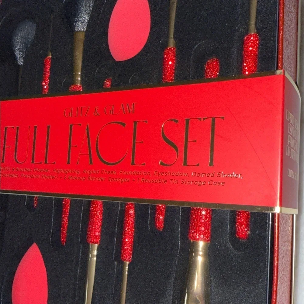 GLITZ N GLAN Red Full Face Brush Set
